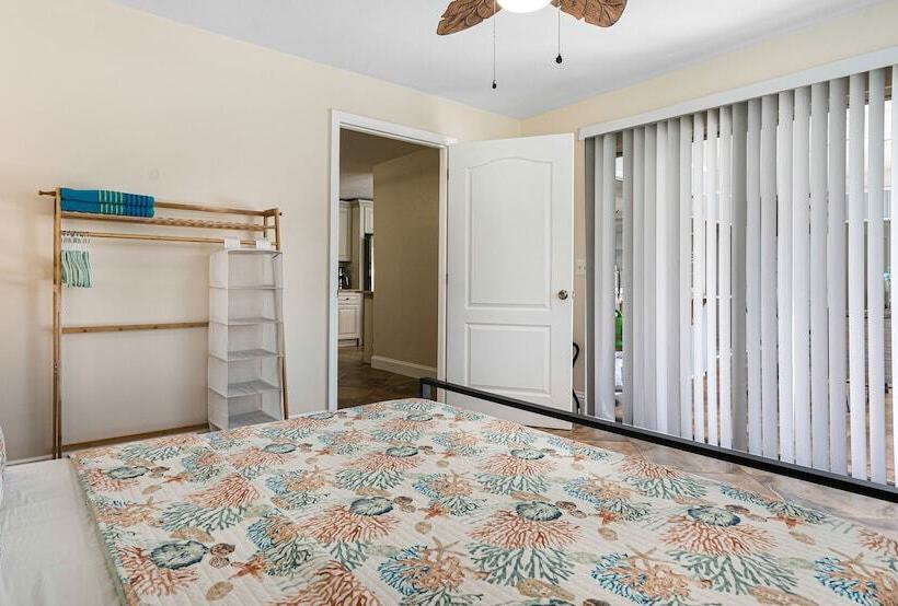 Cape Coral Vacation Rental: Heated Pool & Lanai!