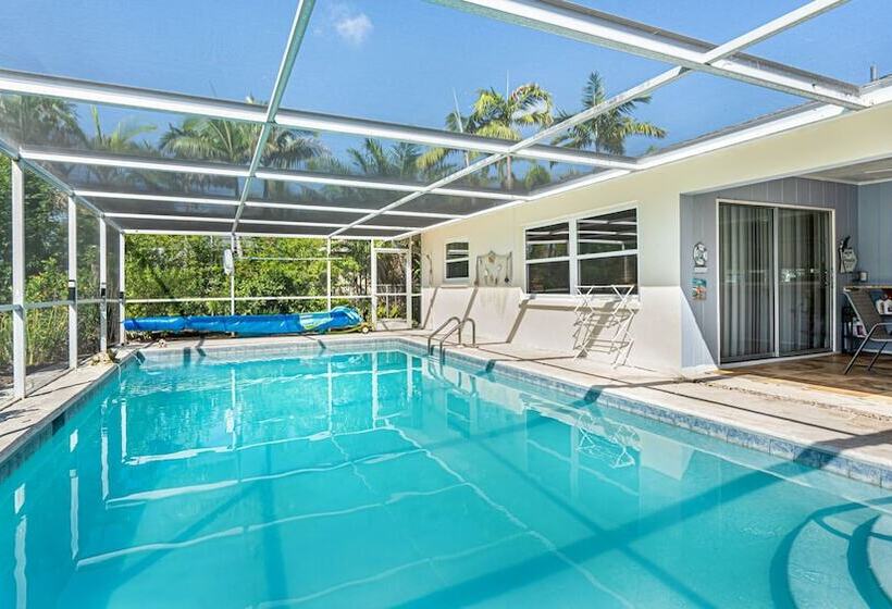Cape Coral Vacation Rental: Heated Pool & Lanai!