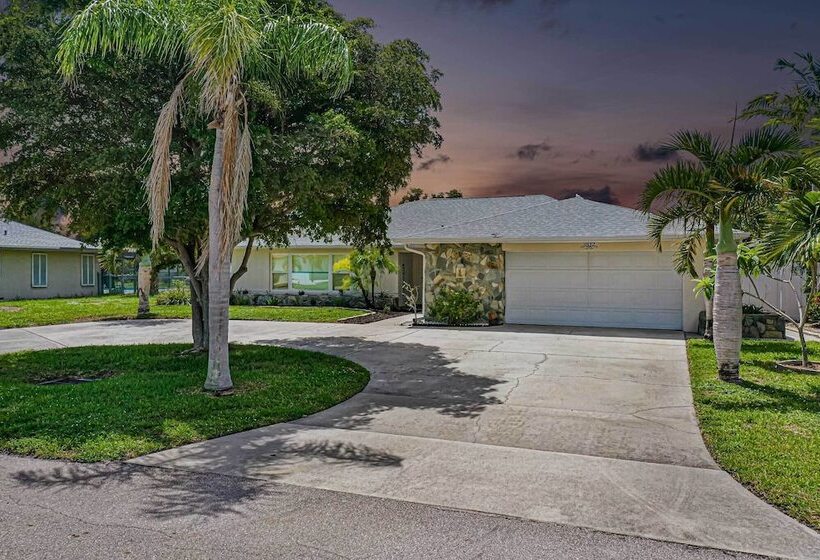 Cape Coral Vacation Rental: Heated Pool & Lanai!