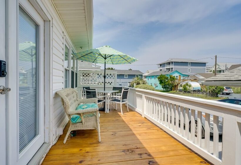 Carolina Beach Home W/ Private Deck: Walk To Shore