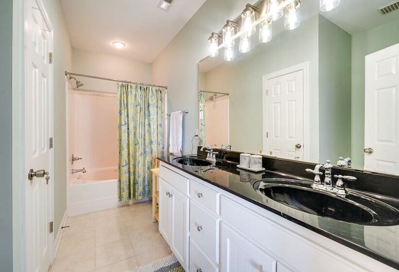 Carolina Beach Lakefront House: Walk To Beach!