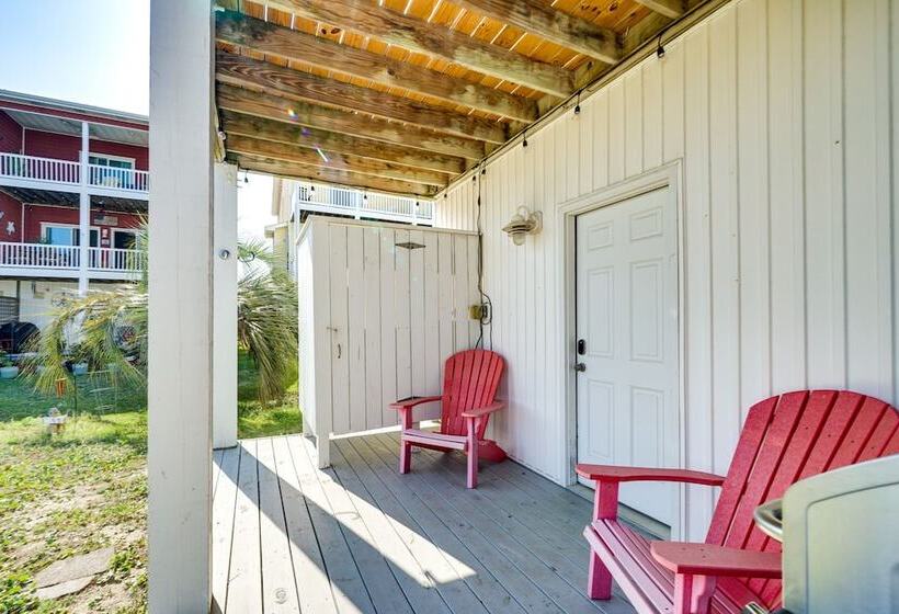 Carolina Beach Lakefront House: Walk To Beach!