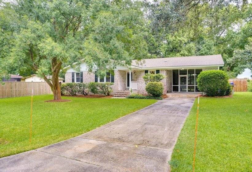 Charleston Vacation Home 6 Mi To Downtown & Beach!