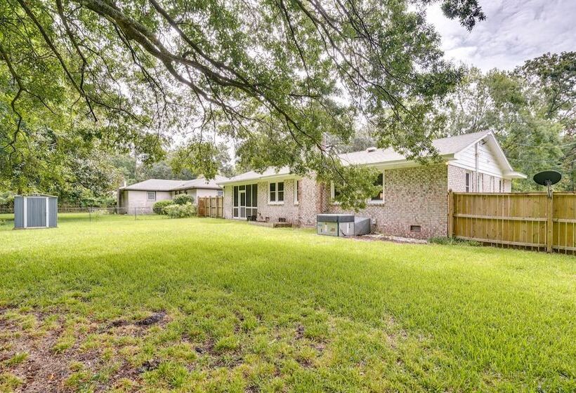 Charleston Vacation Home 6 Mi To Downtown & Beach!