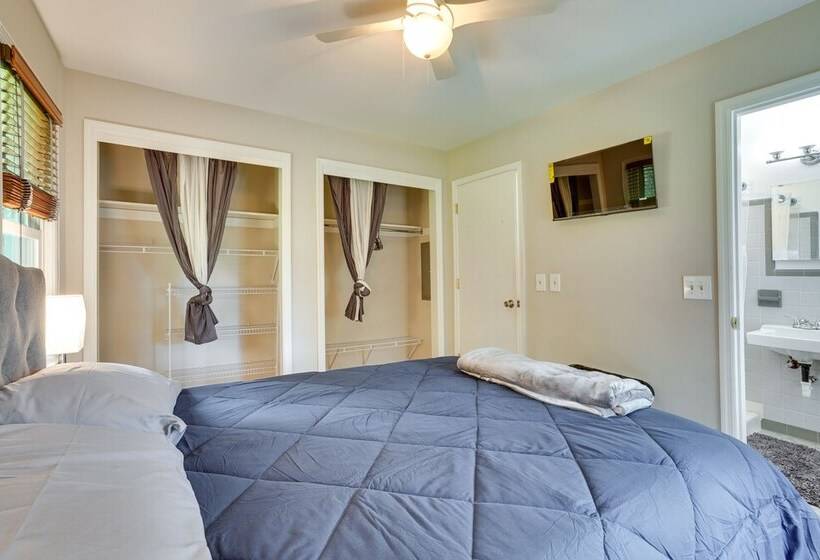 Charleston Vacation Home 6 Mi To Downtown & Beach!