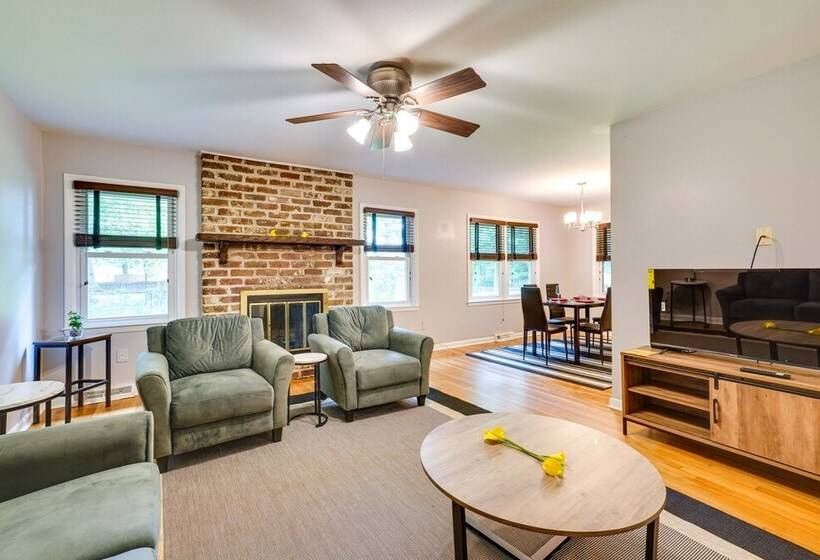 Charleston Vacation Home 6 Mi To Downtown & Beach!