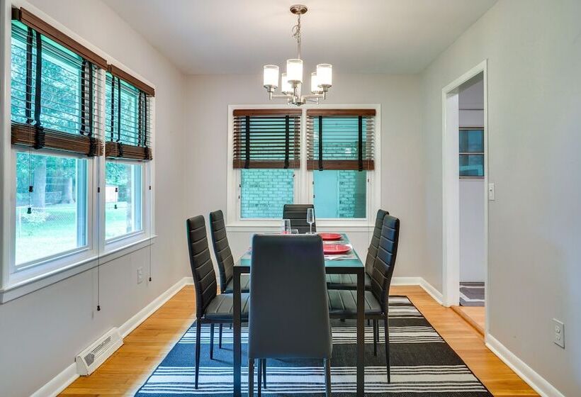 Charleston Vacation Home 6 Mi To Downtown & Beach!