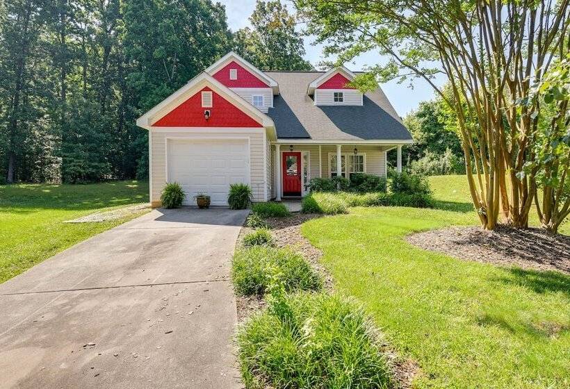 Charlotte Home ~ 9 Mi To Bank Of America Stadium!