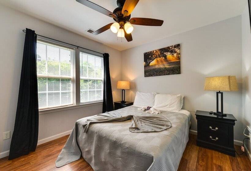 Charlotte Home ~ 9 Mi To Bank Of America Stadium!