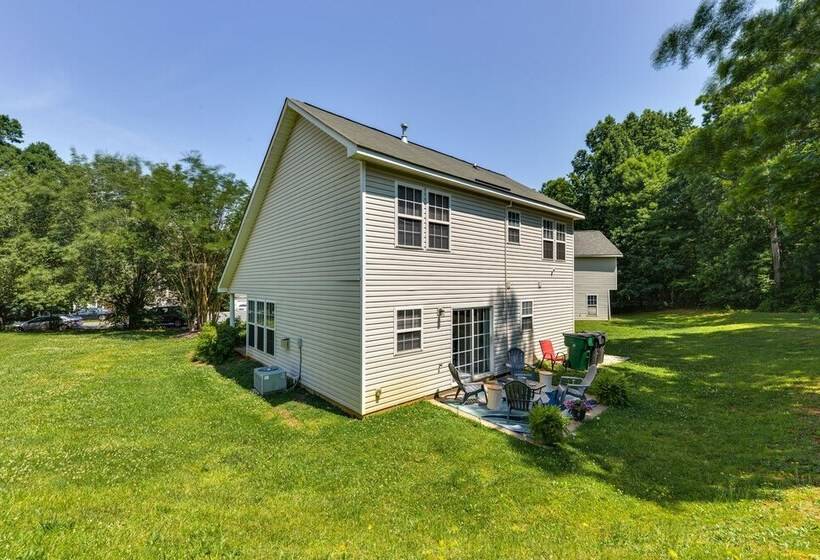 Charlotte Home ~ 9 Mi To Bank Of America Stadium!