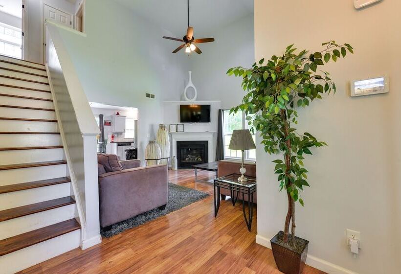 Charlotte Home ~ 9 Mi To Bank Of America Stadium!