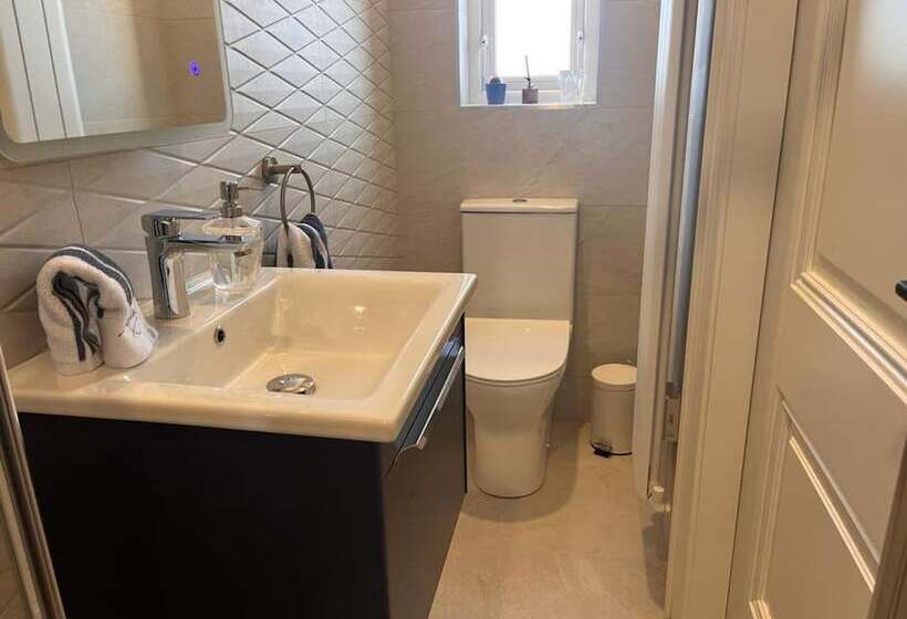 Magilligan   Cottage   Sleeps 6   Parking   Garden