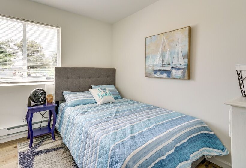 Charming Beach Haven West Home: 1 Mi To Beach!