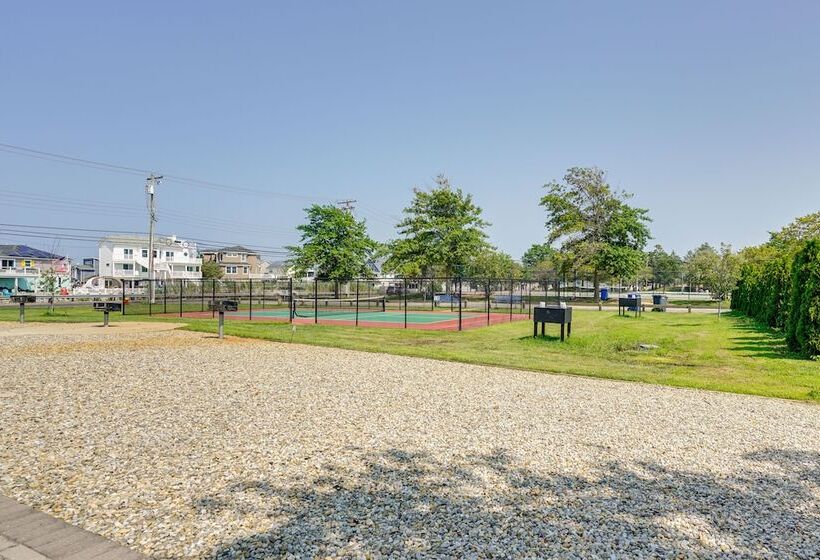 Charming Beach Haven West Home: 1 Mi To Beach!