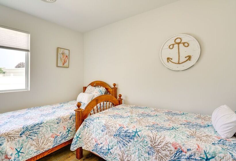 Charming Beach Haven West Home: 1 Mi To Beach!
