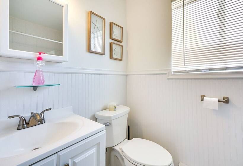 Charming Beach Haven West Home: 1 Mi To Beach!