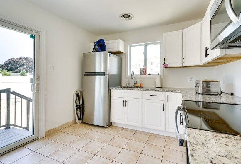 Charming Beach Haven West Home: 1 Mi To Beach!