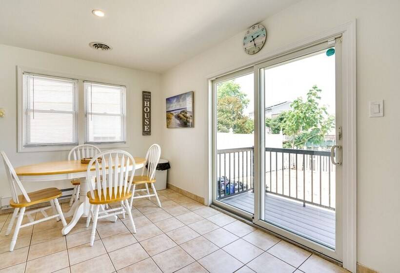 Charming Beach Haven West Home: 1 Mi To Beach!