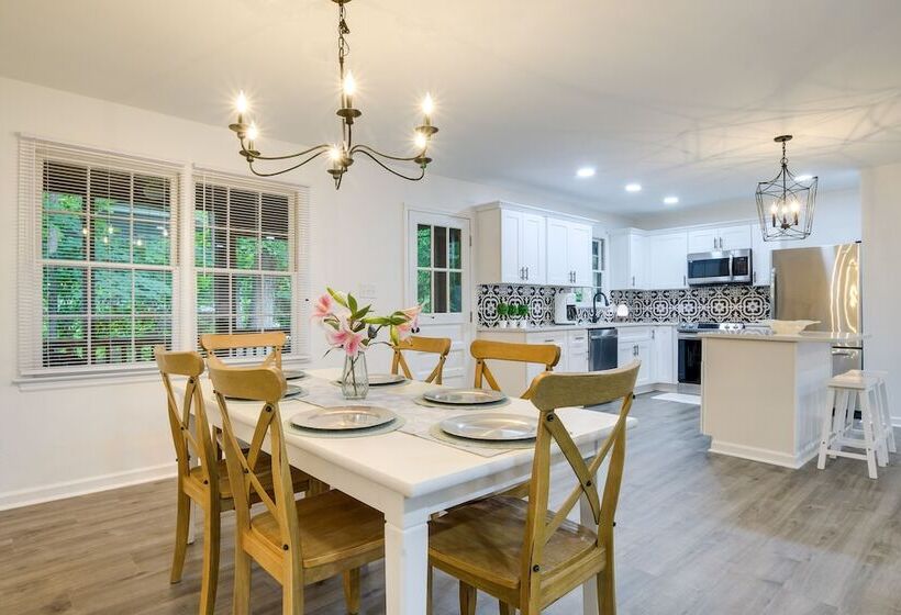 Charming Cary Home ~ 10 Mi To Downtown Raleigh!