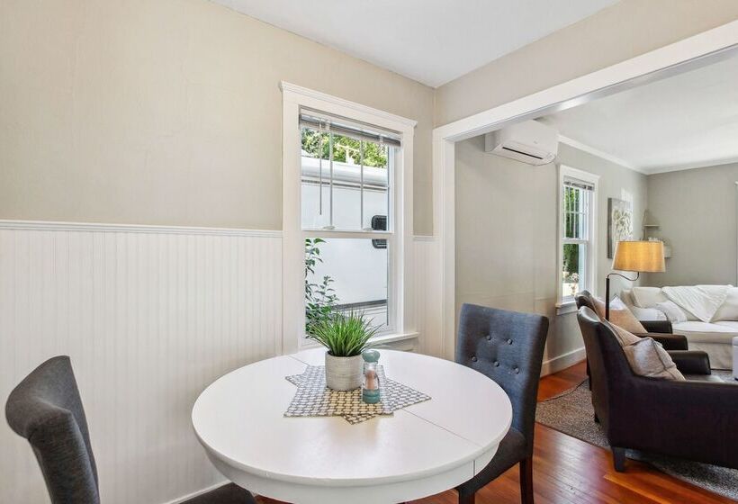 Charming Eugene Retreat: Private Hot Tub & Yard!