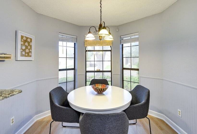 Charming Fort Worth Home   12 Mi To Downtown!