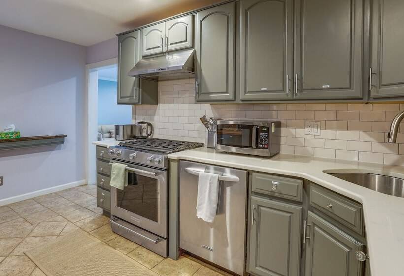 Charming Monroe Township Home   13 Mi To Ru!