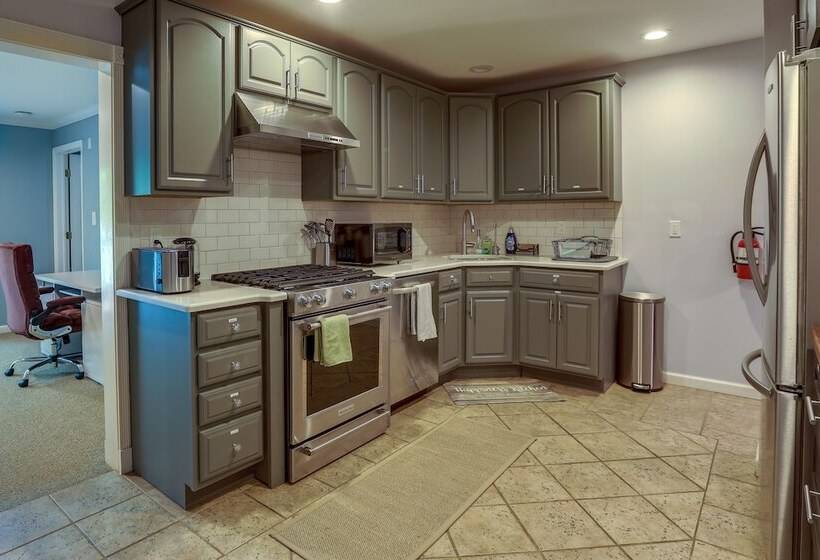 Charming Monroe Township Home   13 Mi To Ru!