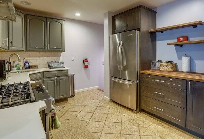 Charming Monroe Township Home   13 Mi To Ru!