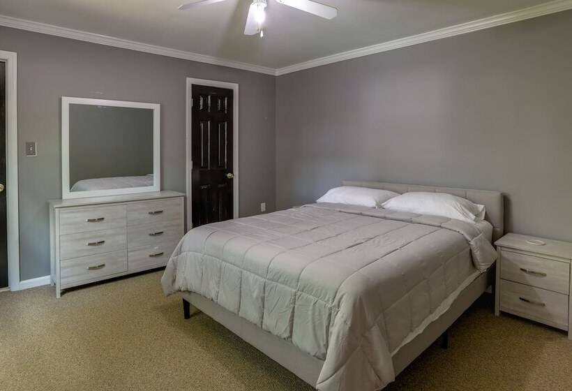 Charming Monroe Township Home   13 Mi To Ru!