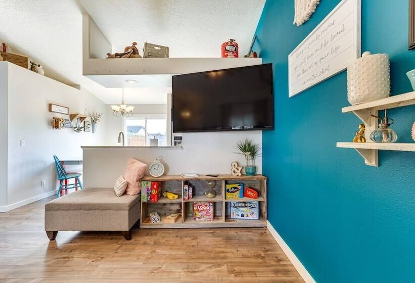 Charming Nampa Home W/ Backyard + Grill!