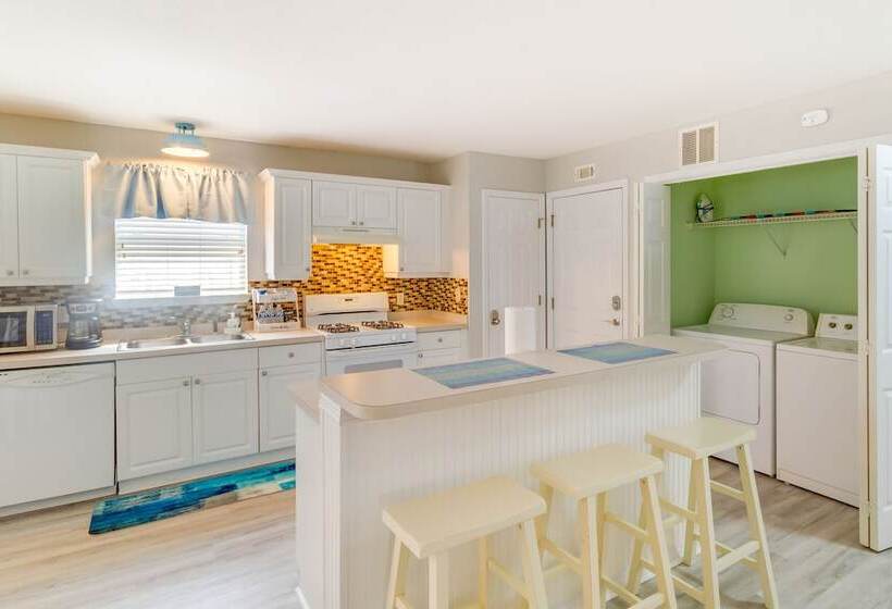 Fenced & Private Backyard: Navarre Retreat