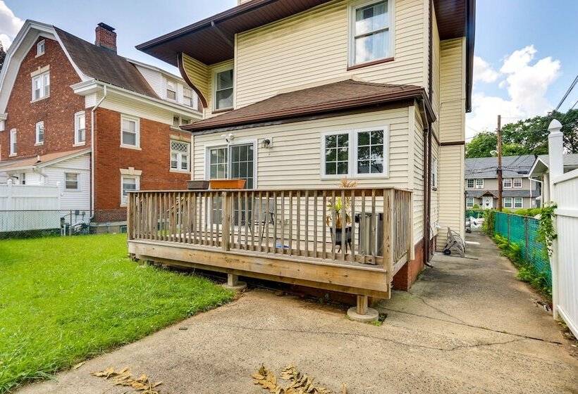 Charming Newark Home In Historic District!