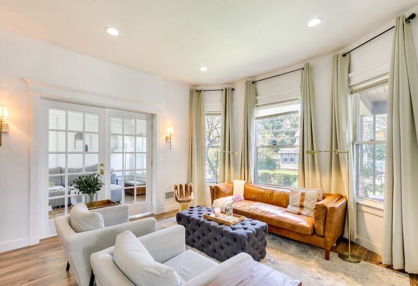 Charming Newark Home In Historic District!