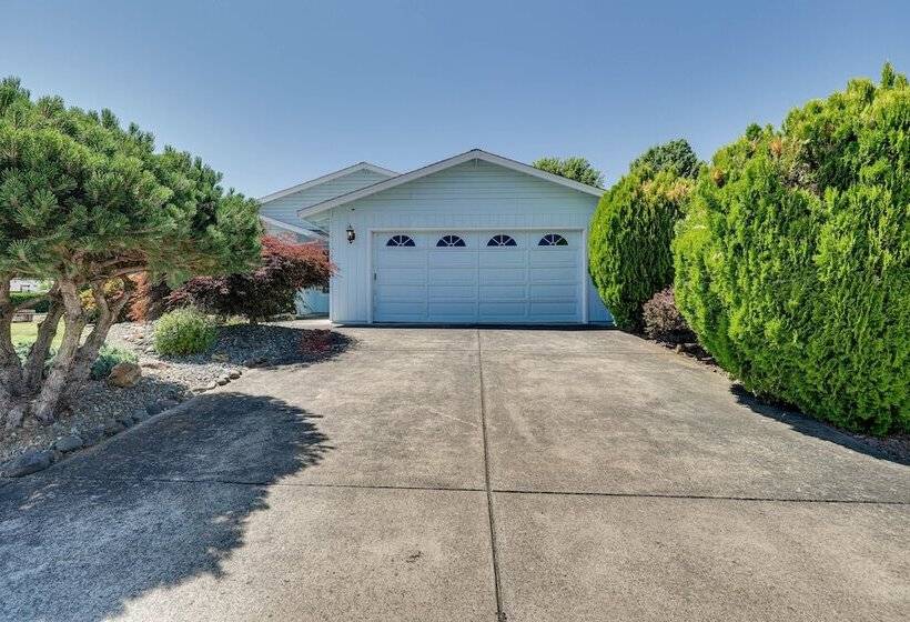 Charming Rogue Valley Home In Central Point!