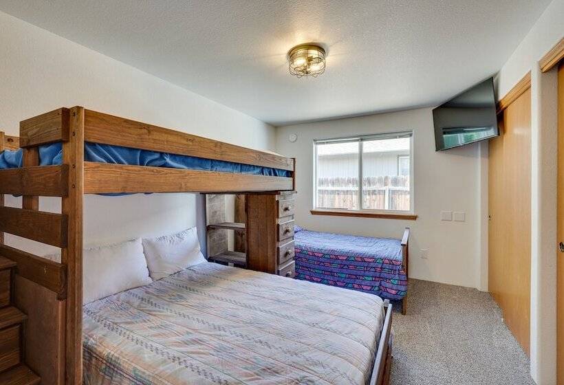 Charming Rogue Valley Home In Central Point!