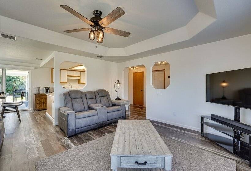 Charming Rogue Valley Home In Central Point!