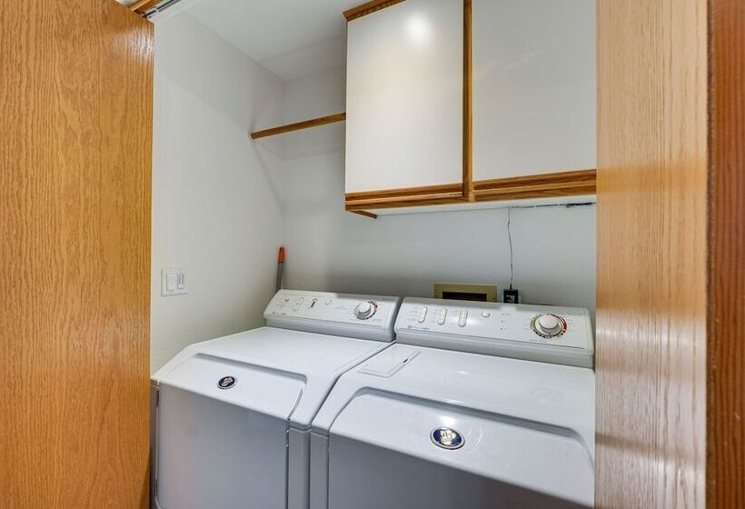 Charming Rogue Valley Home In Central Point!