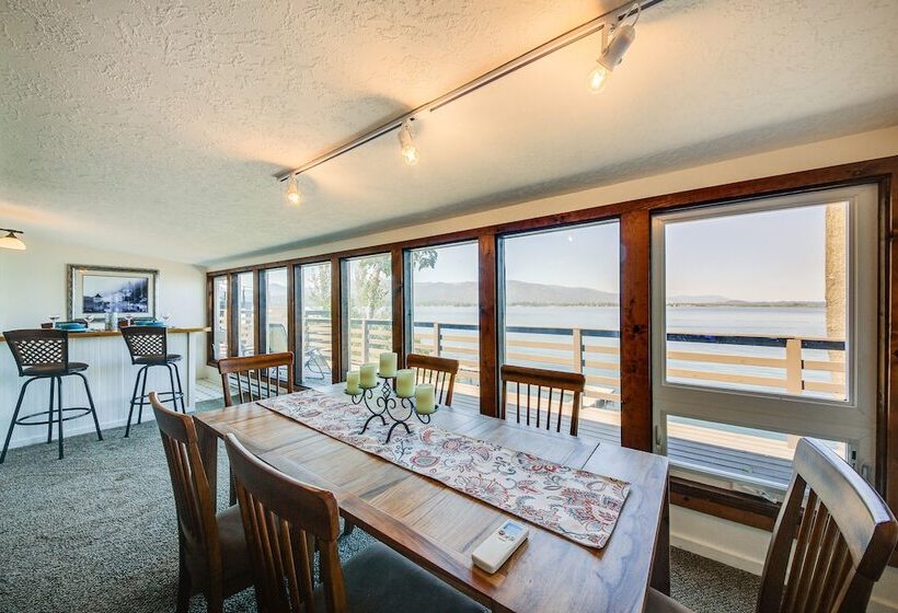 Waterfront Sagle Retreat W/ Hot Tub & Fireplace