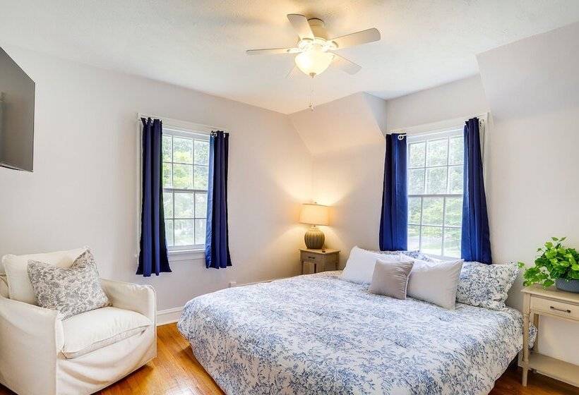 Charming South Bend Retreat ~ 1 Mi To Notre Dame!