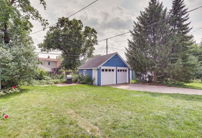 Charming South Bend Retreat ~ 1 Mi To Notre Dame!