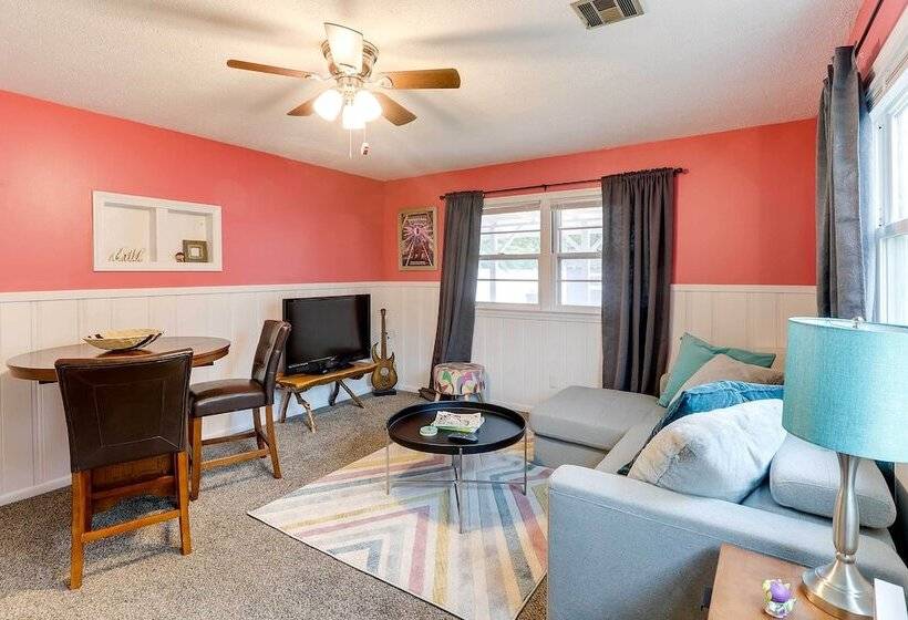 Charming Wichita Home 2 Mi To Downtown!