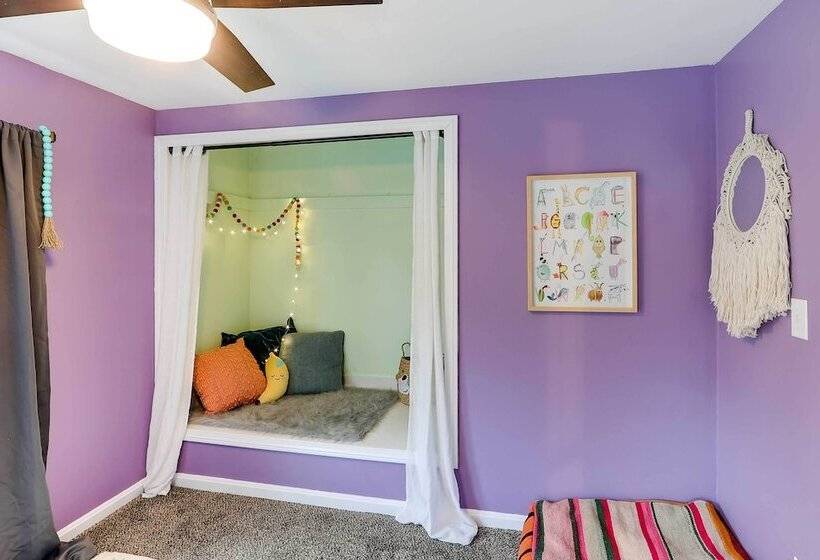 Charming Wichita Home 2 Mi To Downtown!