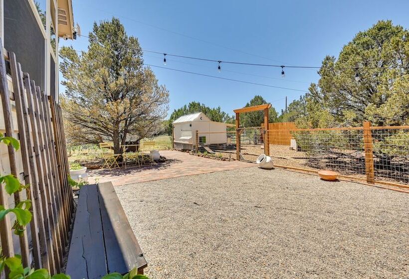 Williams Retreat W/ Patio Oasis & Mountain Views