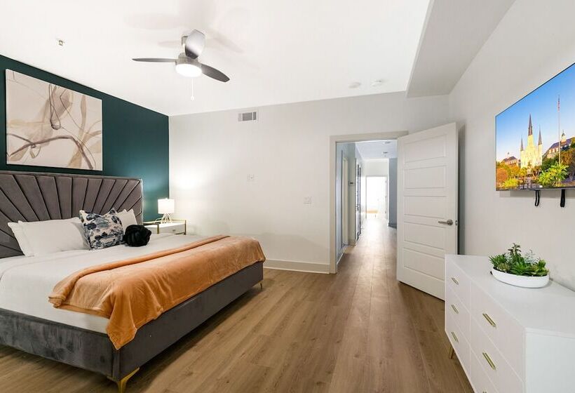 Chic 4bed Oasis Steps From French Quarter Magic!