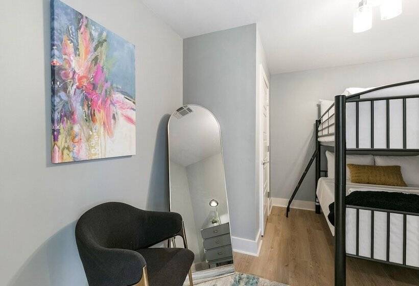 Chic 4bed Oasis Steps From French Quarter Magic!