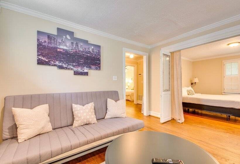 Chic Atlanta Retreat W/ Patio & Outdoor Dining!