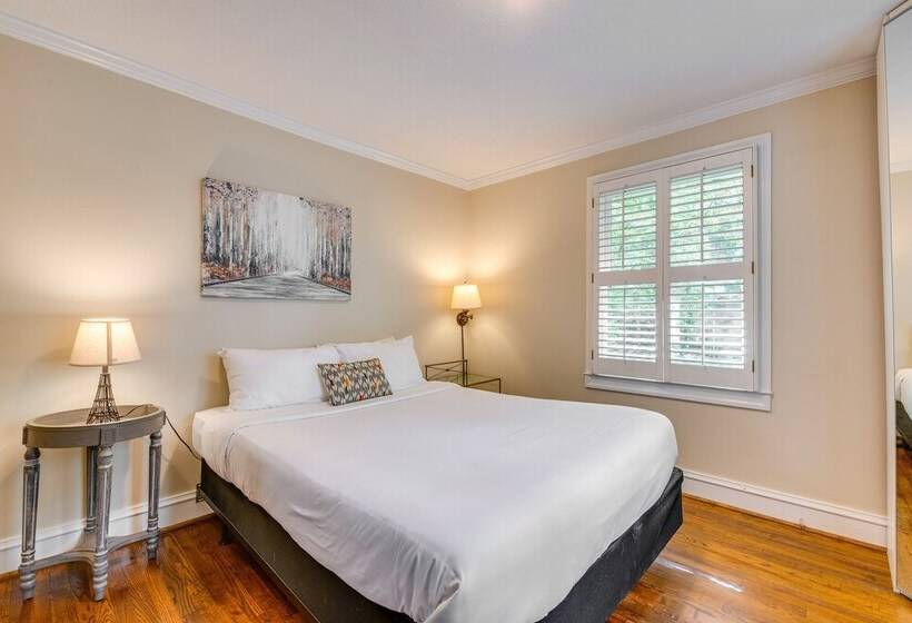 Chic Atlanta Retreat W/ Patio & Outdoor Dining!