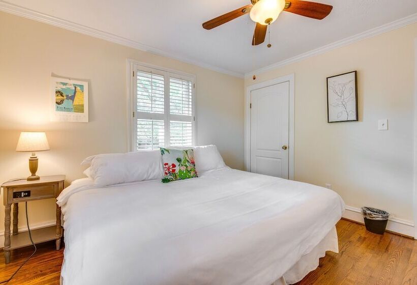 Chic Atlanta Retreat W/ Patio & Outdoor Dining!