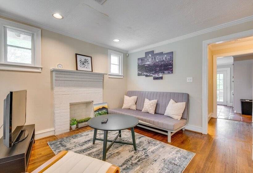 Chic Atlanta Retreat W/ Patio & Outdoor Dining!