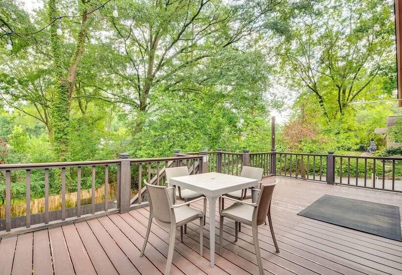 Chic Atlanta Retreat W/ Patio & Outdoor Dining!